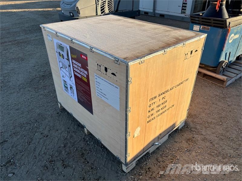 Pneumatic 990 L Capacity Sand Blaster Sonstige Baumaschinen