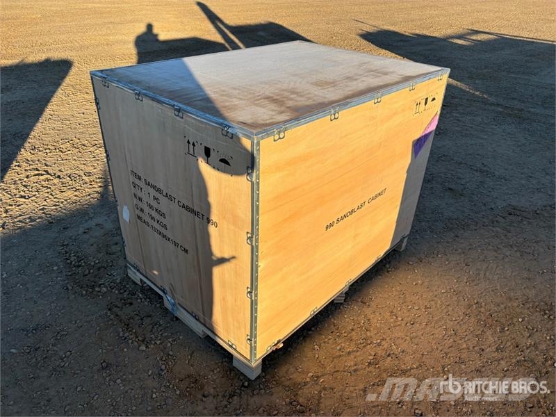 Pneumatic 990 L Capacity Sand Blaster Sonstige Baumaschinen