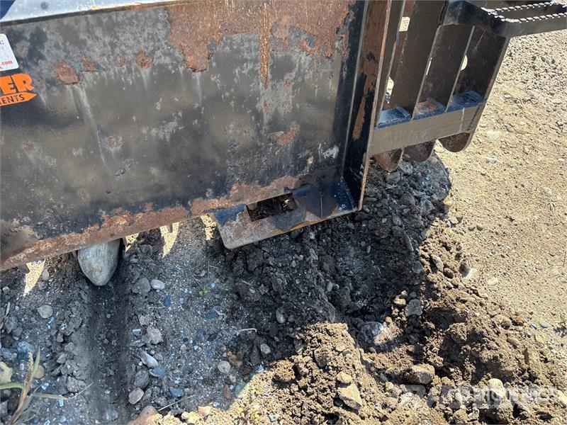 Pointer 72 in Skid Steer Screening Bucket Sõelumiskopad