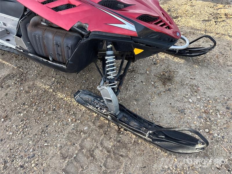 Polaris 550 IQ Snowmobile (Inoperable) 雪地摩托车