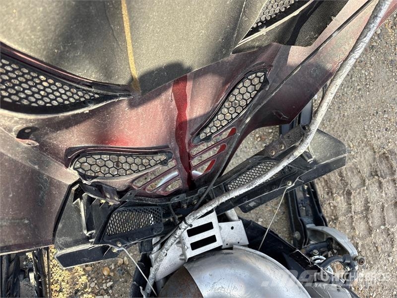 Polaris 550 IQ Snowmobile (Inoperable) 雪地摩托车