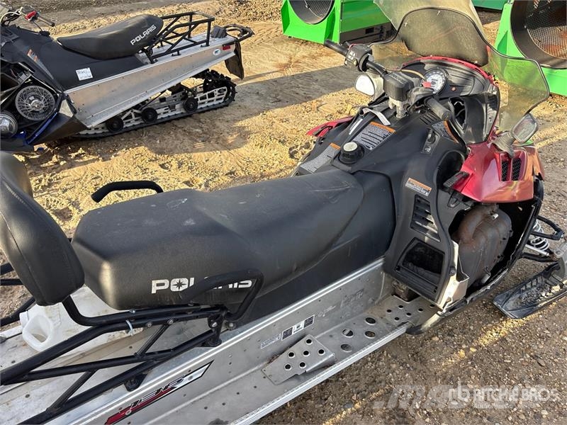 Polaris 550 IQ Snowmobile (Inoperable) 雪地摩托车