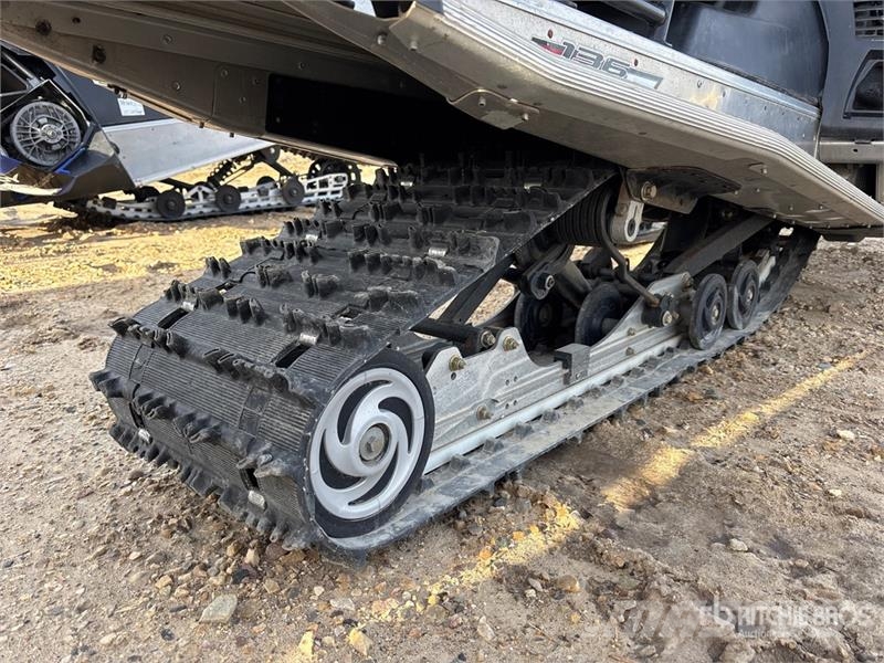 Polaris 550 IQ Snowmobile (Inoperable) 雪地摩托车
