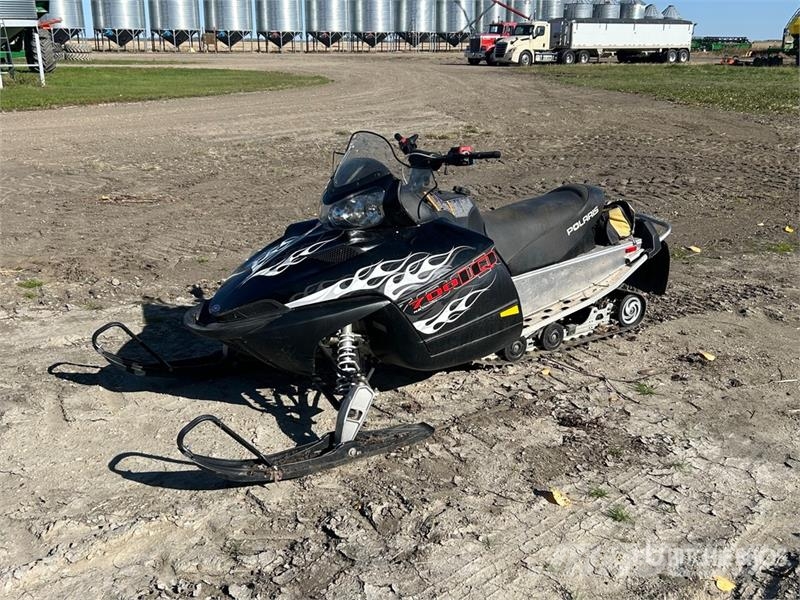 Polaris 700 Snowmobile Sniegaeigiai