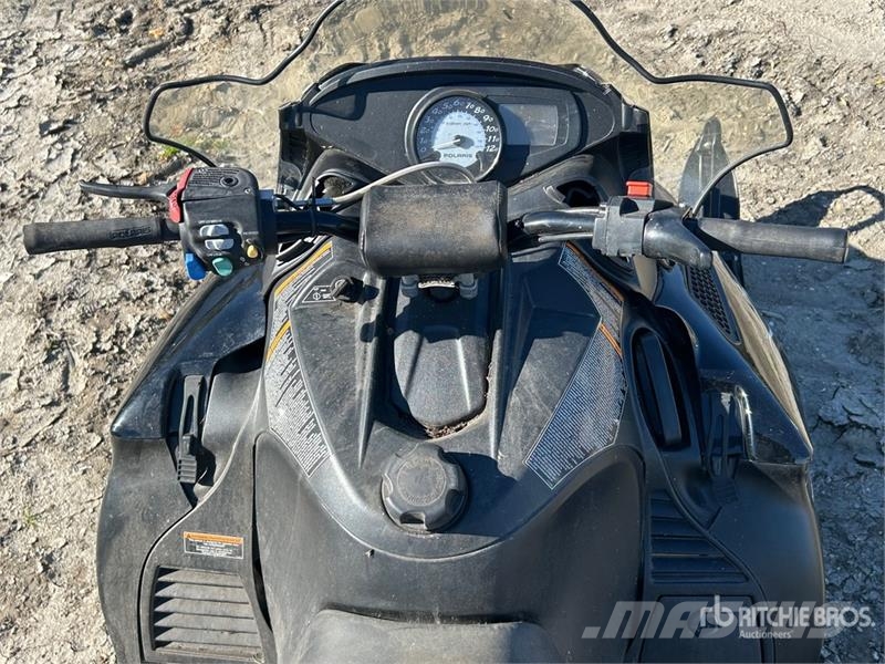 Polaris 700 Snowmobile Sniegaeigiai