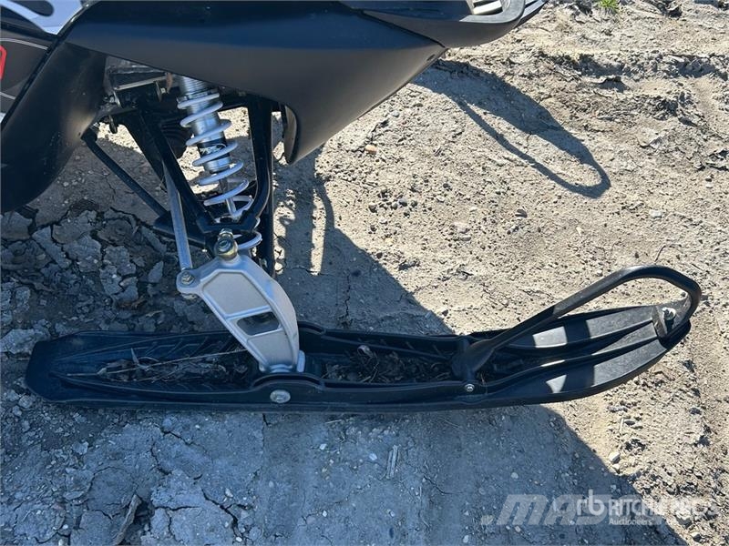 Polaris 700 Snowmobile Sniegaeigiai