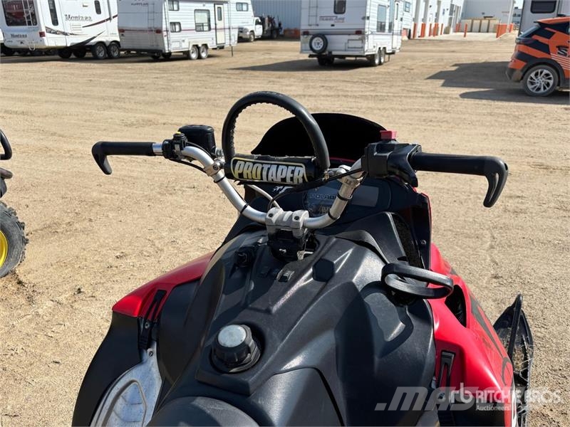 Polaris 800 Sneeuwscooters