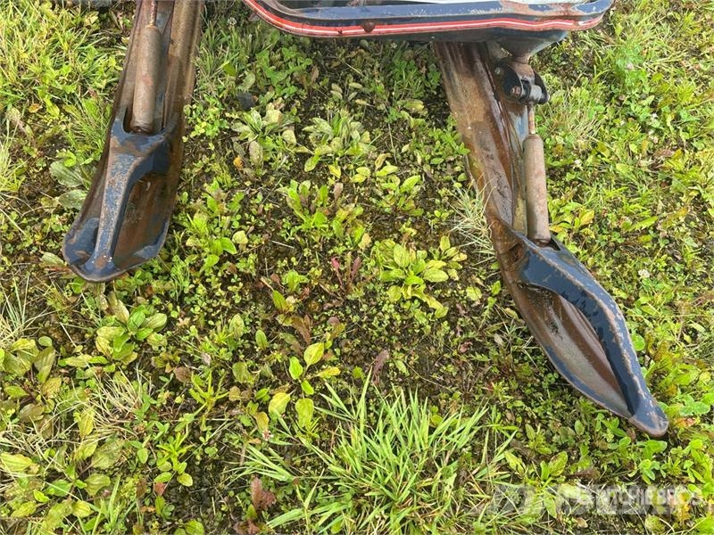 Polaris Electra 440 Snowmobile (Inoperable) كاسحات الجليد