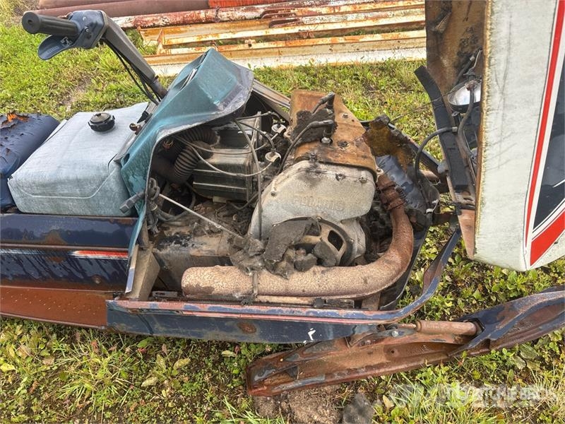 Polaris Electra 440 Snowmobile (Inoperable) كاسحات الجليد