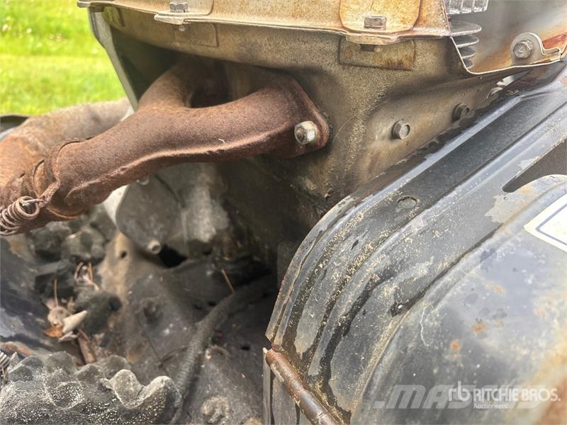 Polaris Electra 440 Snowmobile (Inoperable) كاسحات الجليد