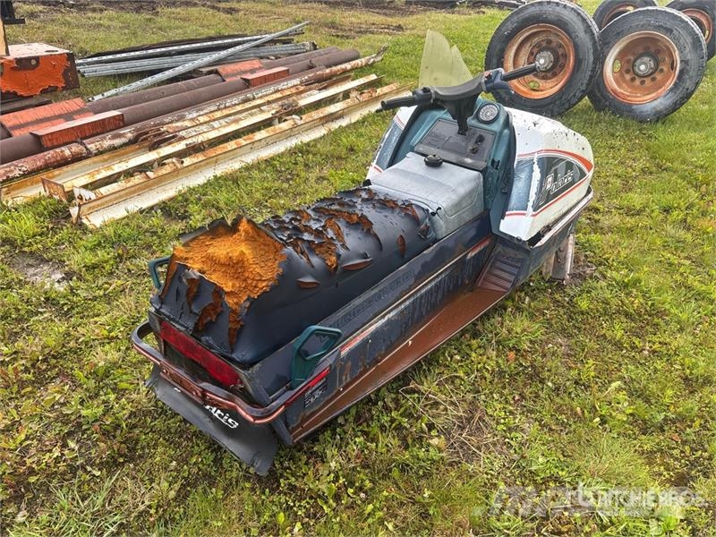 Polaris Electra 440 Snowmobile (Inoperable) كاسحات الجليد