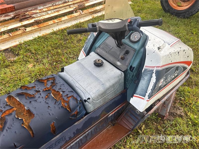 Polaris Electra 440 Snowmobile (Inoperable) كاسحات الجليد