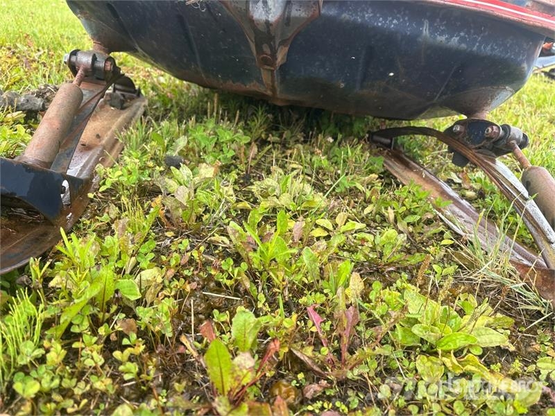 Polaris Electra 440 Snowmobile (Inoperable) كاسحات الجليد