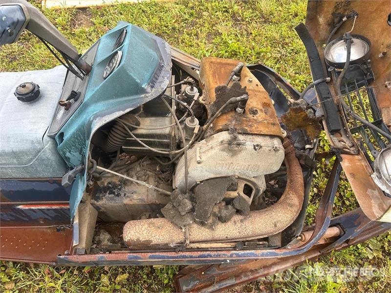 Polaris Electra 440 Snowmobile (Inoperable) كاسحات الجليد