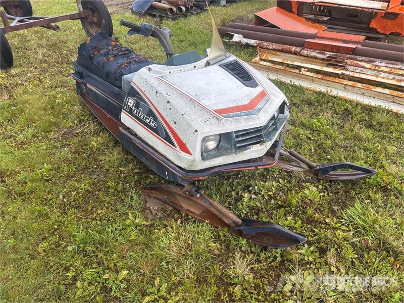Polaris Electra 440 Snowmobile (Inoperable) كاسحات الجليد