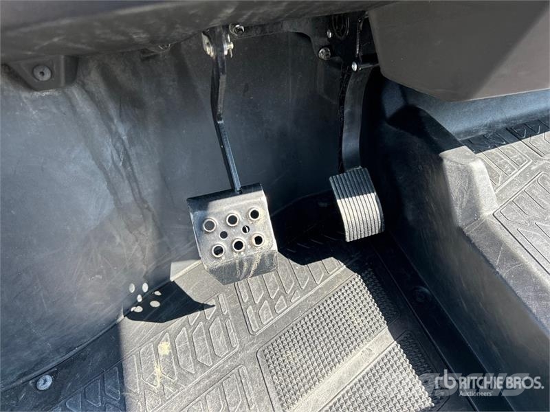 Polaris Ranger 1000 4x4 Utility Vehicle ماكينات منفعة عامة