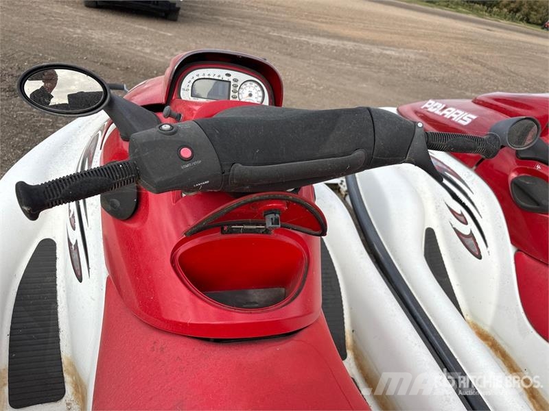 Polaris Virage (2) Personal Jet Skis Auto's