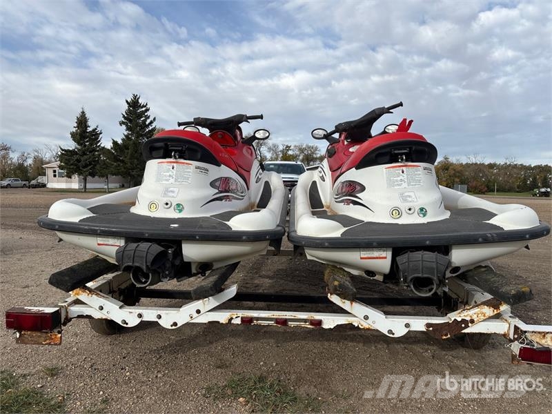 Polaris Virage (2) Personal Jet Skis Auto's