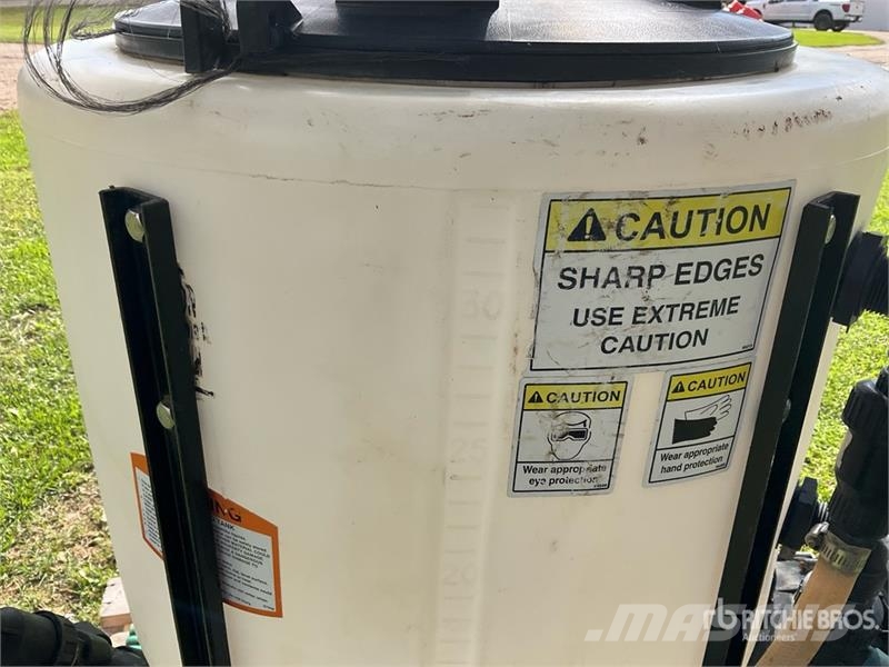  Polywest 40 gal Chemical Handler Sonstige Landmaschinen