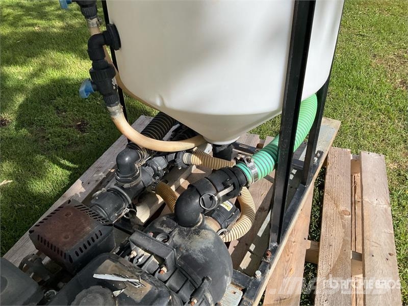  Polywest 40 gal Chemical Handler Sonstige Landmaschinen