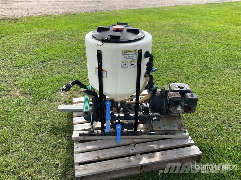  Polywest 40 gal Chemical Handler Sonstige Landmaschinen