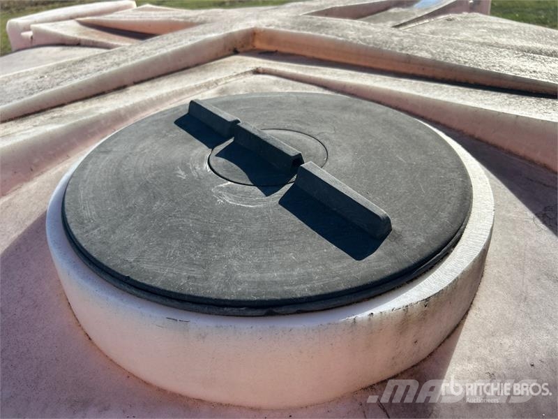  Pool 1300 gal Poly Water Tank Kraftstoff- und Zusatzstoffbehälter