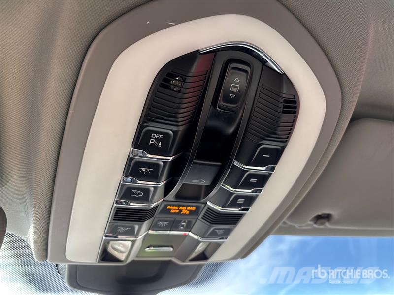 Porsche Cayenne S AWD Automobile Avtomobili
