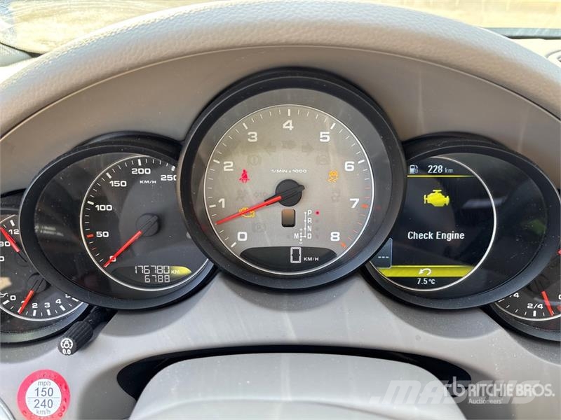 Porsche Cayenne S AWD Automobile Avtomobili