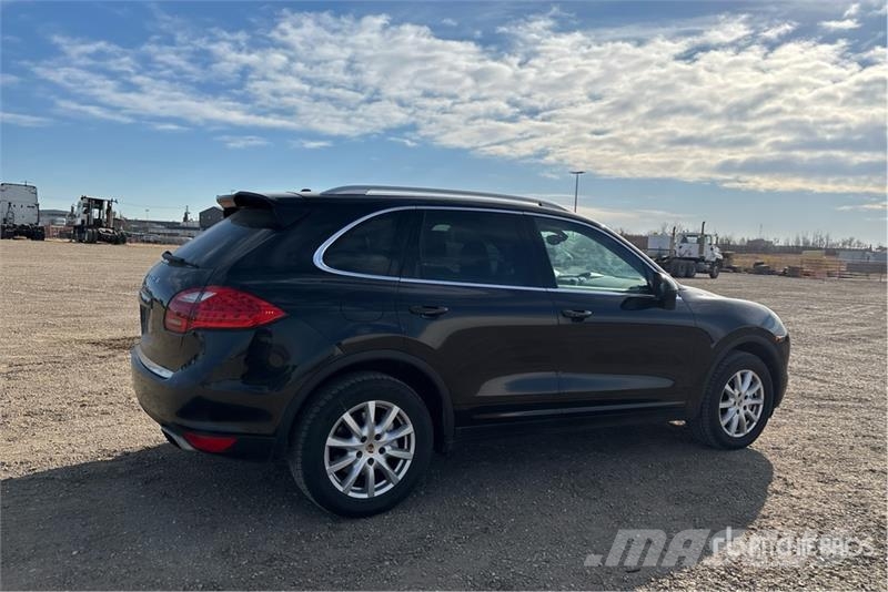 Porsche Cayenne S AWD Automobile Avtomobili