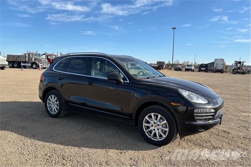 Porsche Cayenne S AWD Automobile Avtomobili