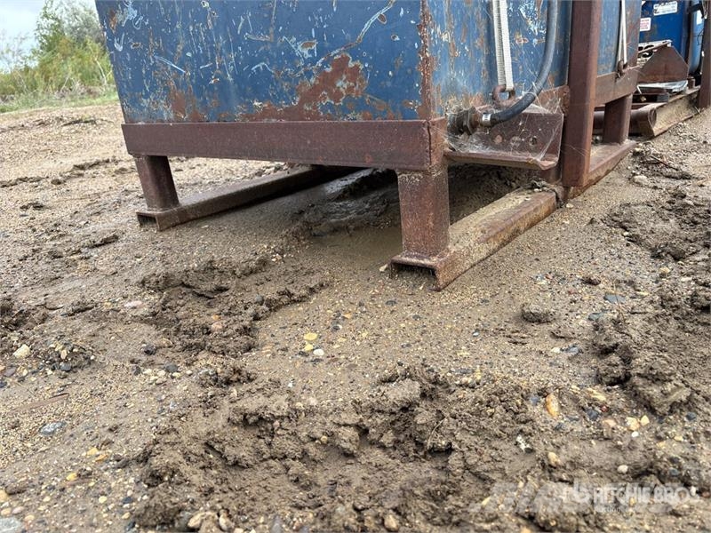Portable Fuel Tank Polttoaine- ja lisäainesäiliöt