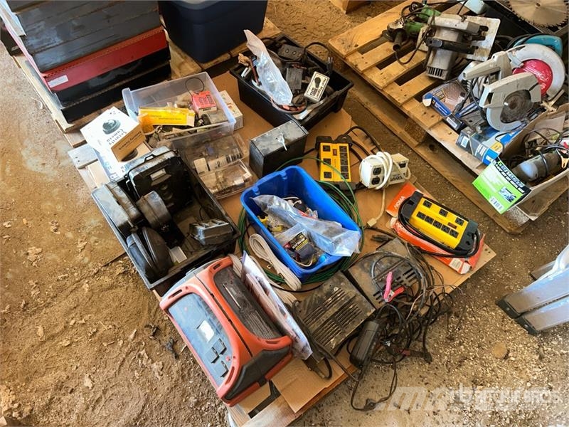 Power Box, Battery Packs, Electrical Plug Ins, Door Hand Otros componentes