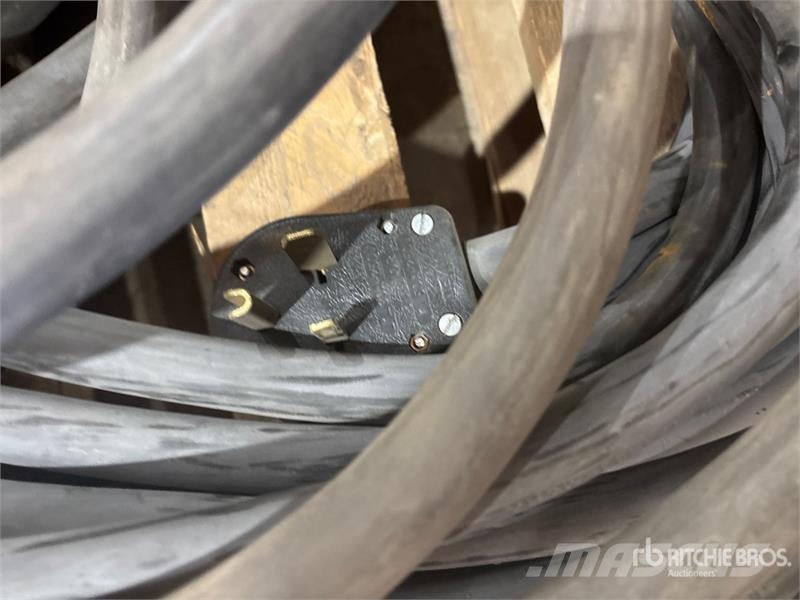 Power Cord مكونات أخرى