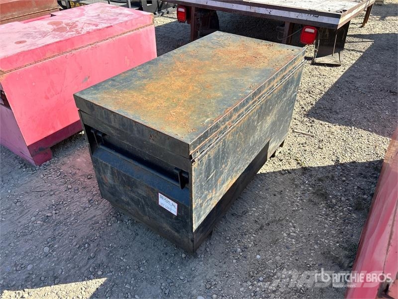  Powerfist 45in x 24in x 24in Tool Box Sonstige Baumaschinen