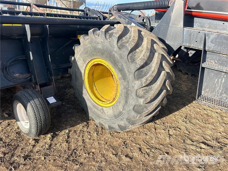  Prairie Star 4950 30 ft Swather Windrower Sakupljači