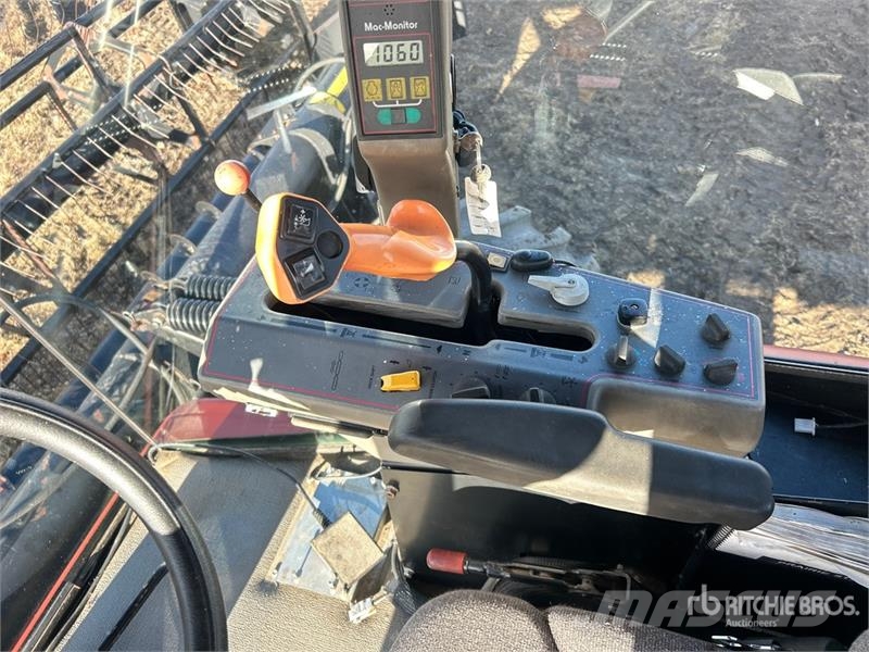  Prairie Star 4950 30 ft Swather Windrower Sakupljači