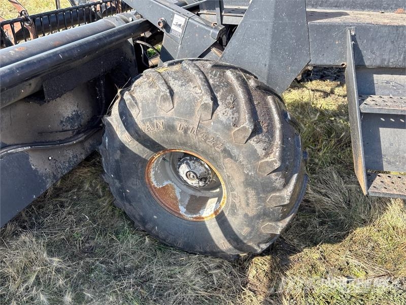 Premier 2930 25 ft Swather Windrower Segadoras hileradoras