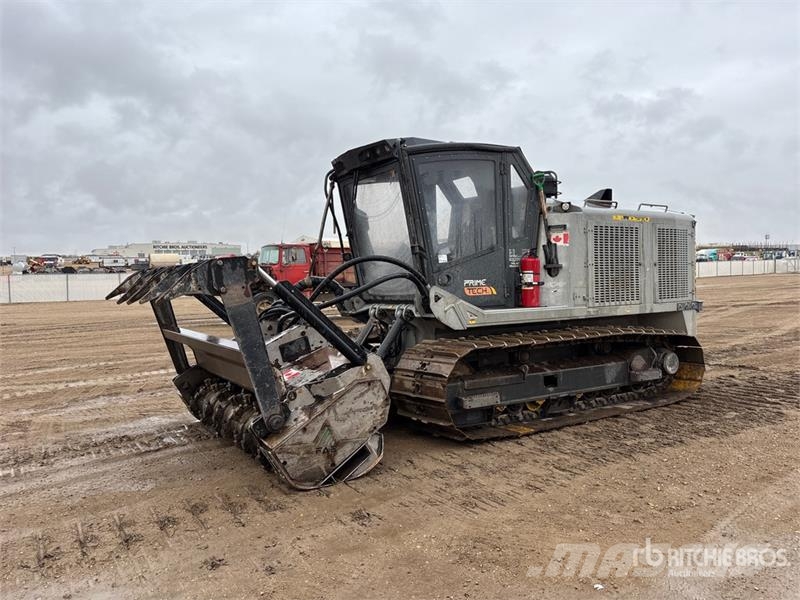 Prime Tech PT-300 Tracked Mulcher Tractor Skogsfräsar