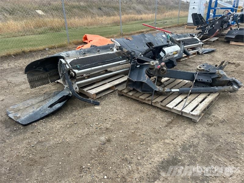 Prinoth Husky Snow Groomer ماكينات زراعية - غير ذلك
