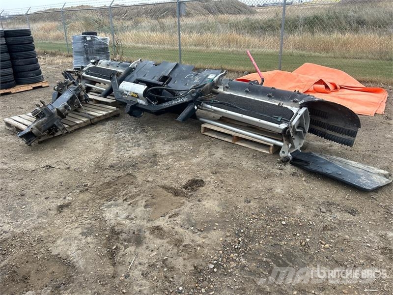 Prinoth Husky Snow Groomer ماكينات زراعية - غير ذلك
