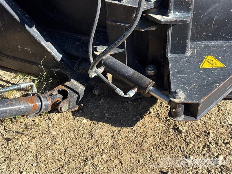 Prinoth Husky Snowcat (Inoperable) Kar düzleyiciler