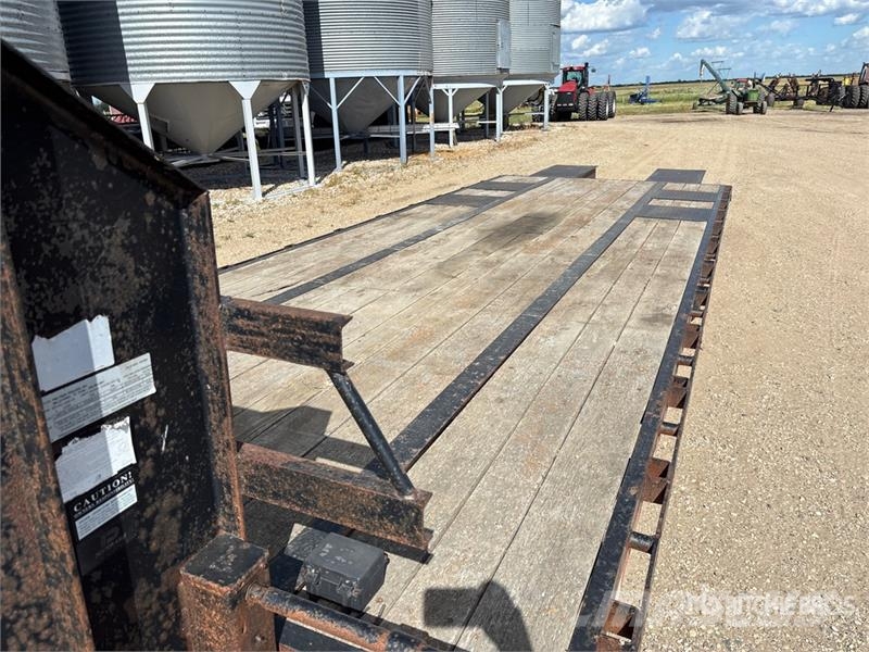 Pro-Trak 28 ft T/A Gooseneck Equipment Trailer Remolques para transporte de vehículos