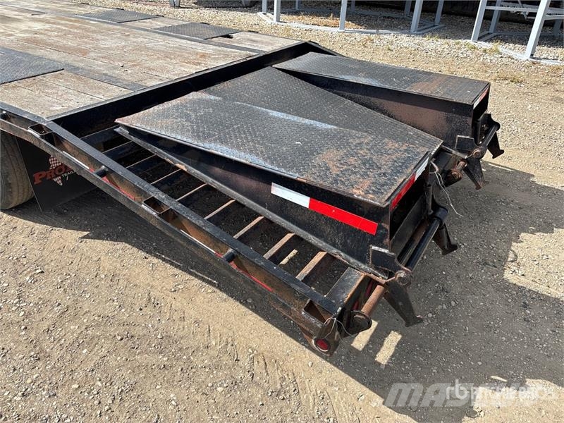 Pro-Trak 28 ft T/A Gooseneck Equipment Trailer Remolques para transporte de vehículos