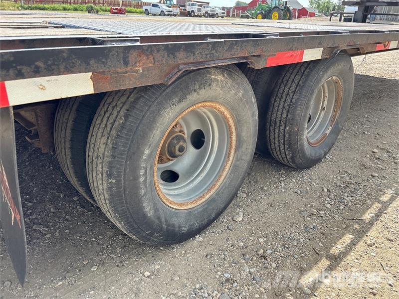 Pro-Trak 28 ft T/A Gooseneck Equipment Trailer Remolques para transporte de vehículos