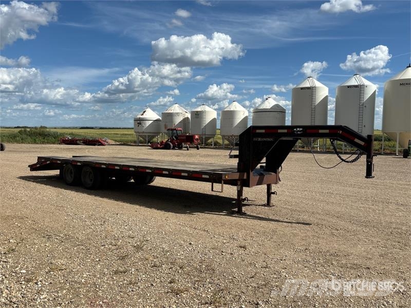 Pro-Trak 28 ft T/A Gooseneck Equipment Trailer Remolques para transporte de vehículos