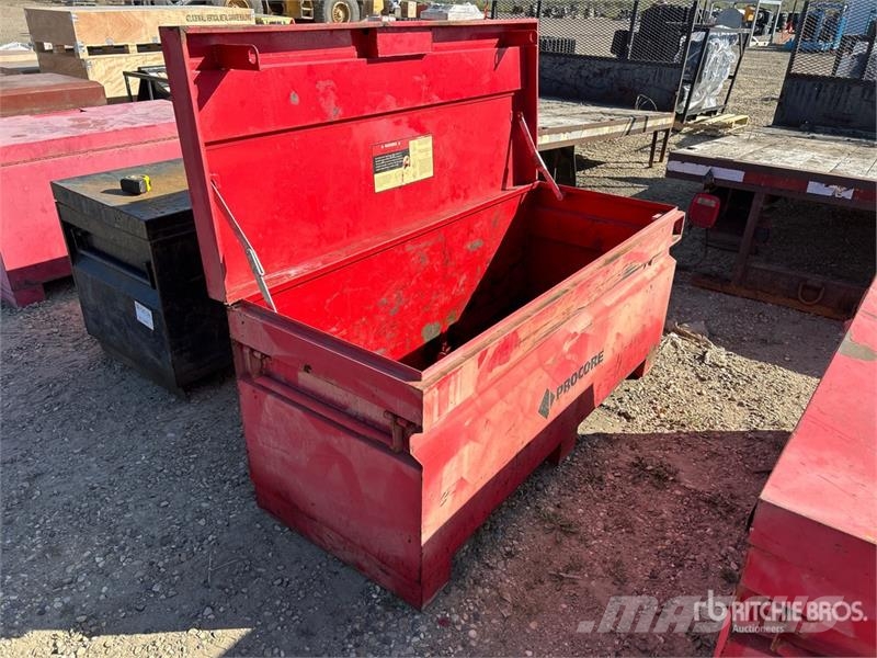  Procore 48in x 24in x 24in Tool Box Sonstige Baumaschinen