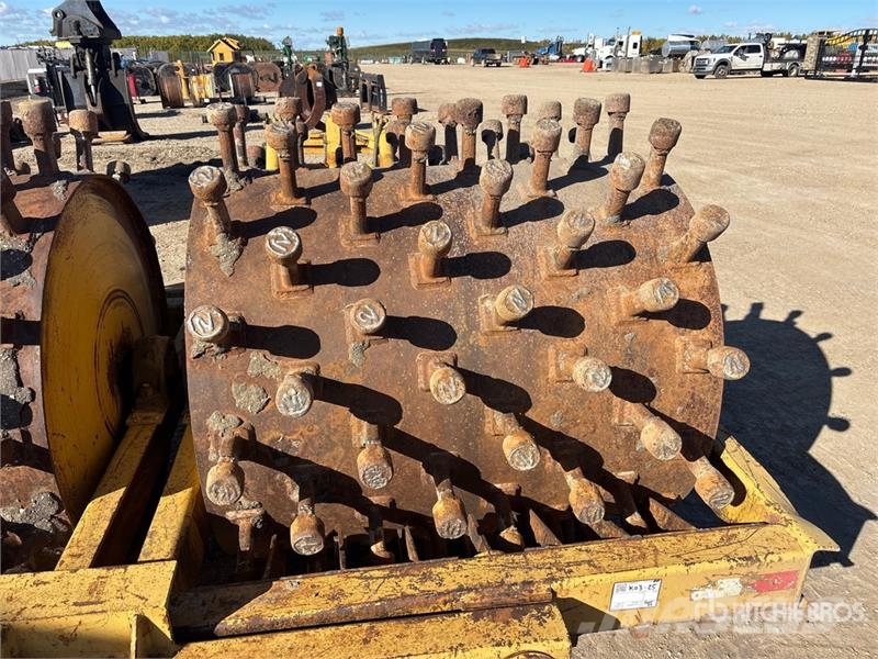Pull Behind Compactor Теглени вибрационни валяци