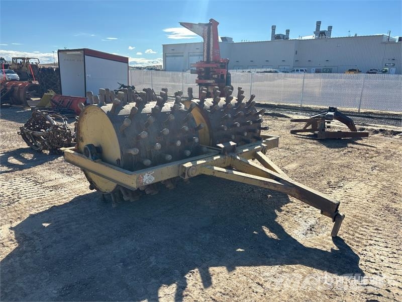 Pull Behind Compactor Теглени вибрационни валяци