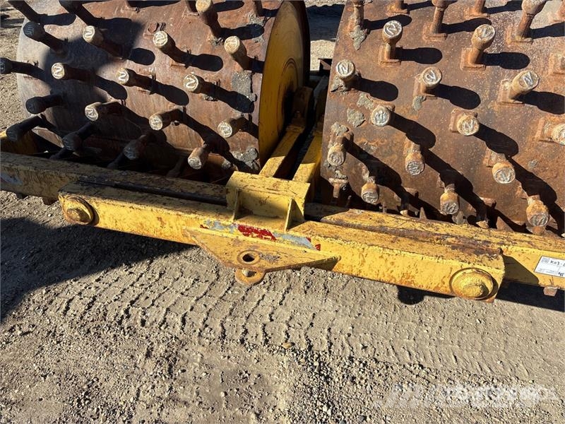 Pull Behind Compactor Теглени вибрационни валяци