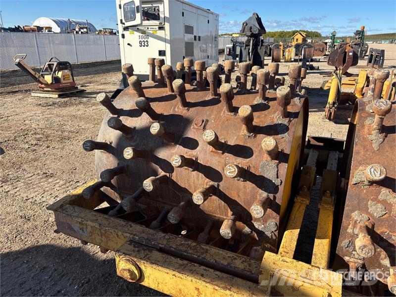 Pull Behind Compactor Теглени вибрационни валяци